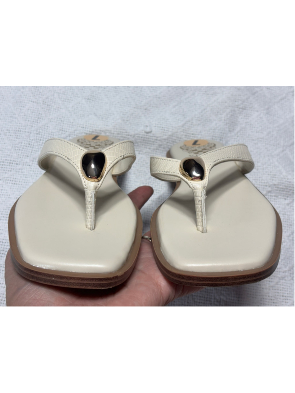 Vince Camuto Naylee Cream Ivory Flat Sandals Gold Accent Square Toe Size 7 NWOT